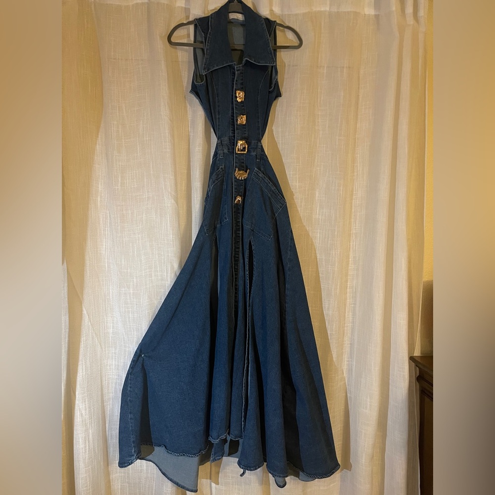 Stylish Denim Maxi Dress with Gold Buttons